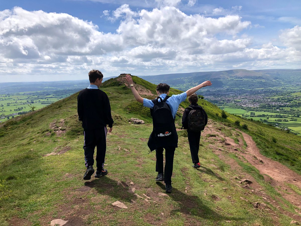 TES Torfaen tweet media