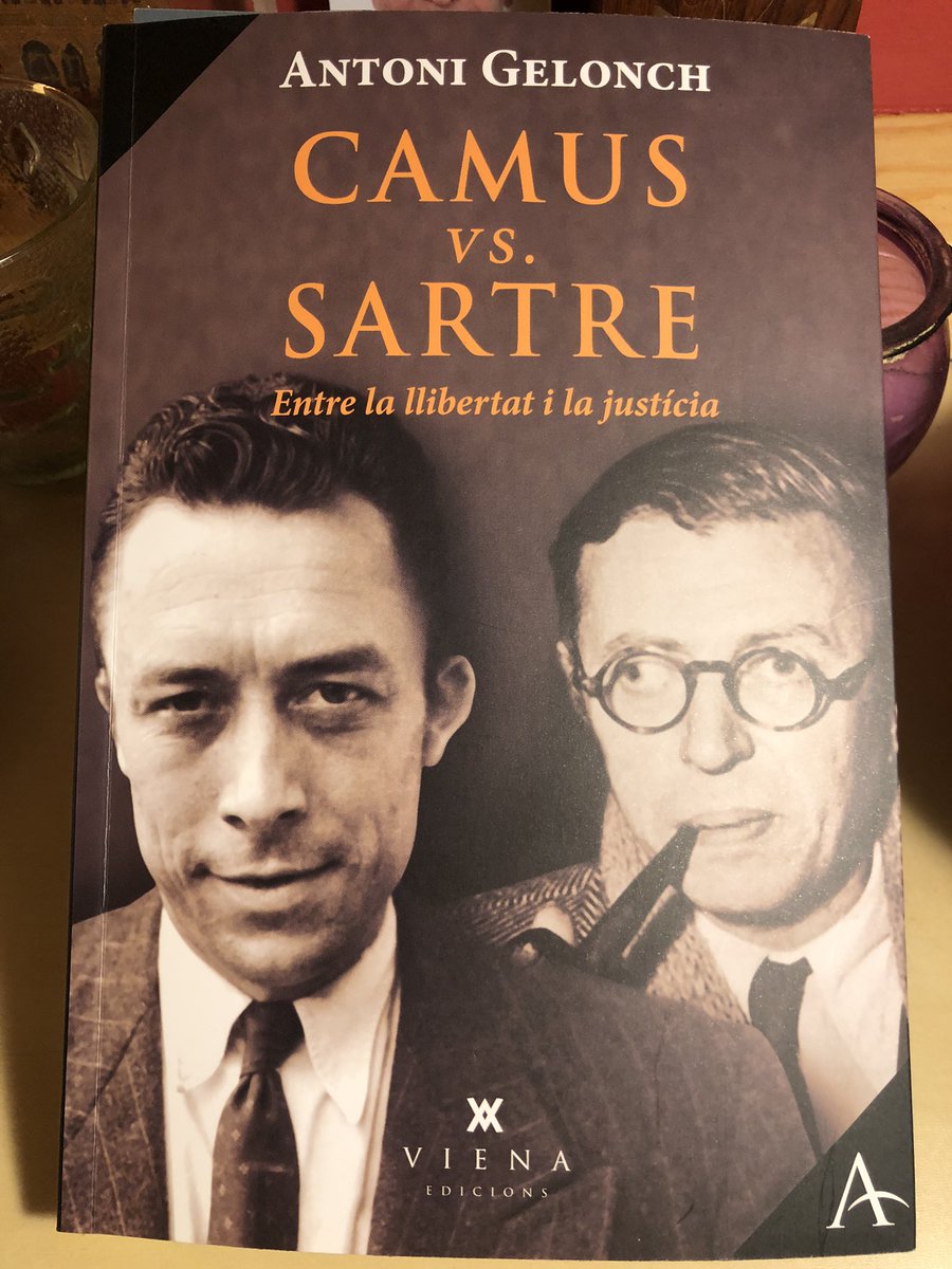 📚Estaria hores i hores escoltant @Antoni_Gelonch 🙌 
Un plaer poder-ho fer avui a la @LlibreriaCinta de #Terrassa en la presentació del seu llibre sobre Camus i Sartre, conduïda per @joseprull. Una reflexió sobre els debats pendents al nostre país: #llibertat, #justícia