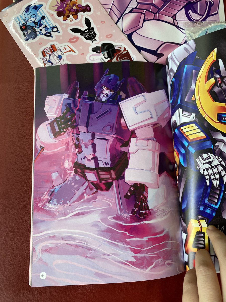 Sisi @ working on mask comms 💜 tweet media