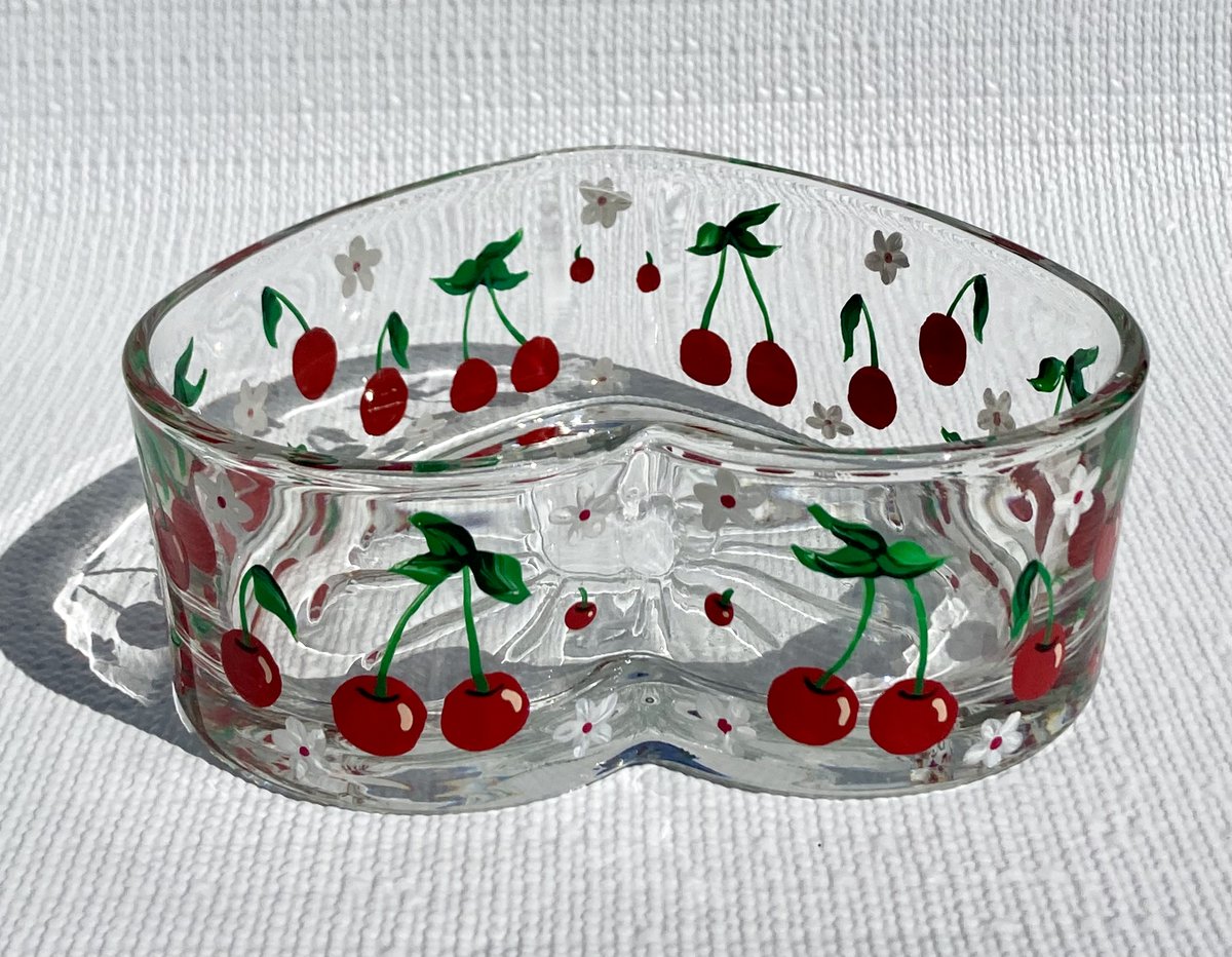 ipaintitpretty's tweet photo. https://t.co/6rJa8quba2 #cherrycandydis #cherrybowl #brighthomedecor #TMTinsta #giftsforher #heartbowl #candydish #weddinggift https://t.co/JQo0NzzWxD