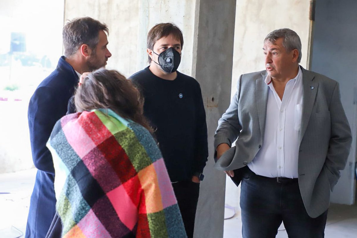 Seguimos trabajando para reforzar, ampliar y mejorar el sistema de salud de Pilar. 

Hoy, con el ministro <a href="/nkreplak/">Nicolás Kreplak</a> presentamos la Cabina de Diagnóstico, un sistema de telemedicina tecnológico, innovador e integral.