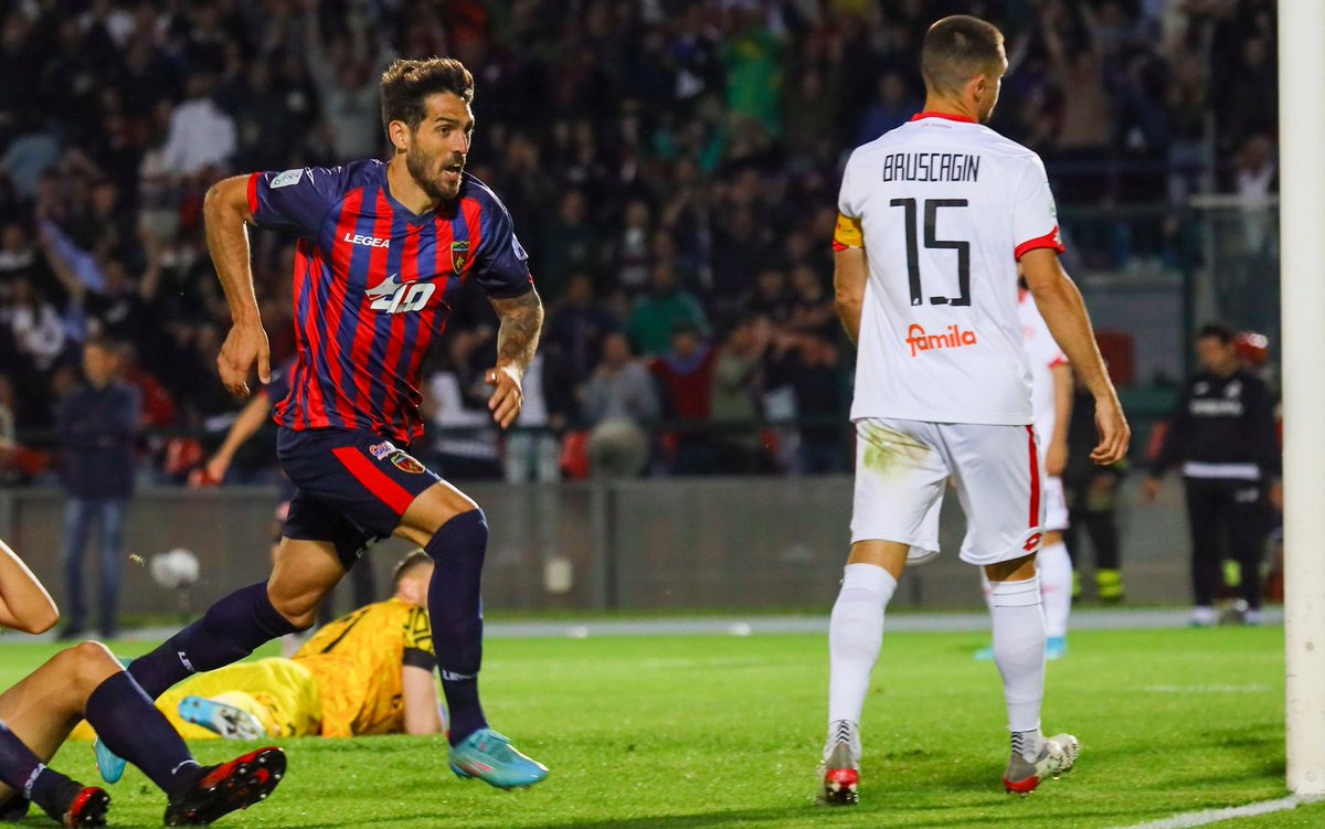 ValeBianco88's tweet photo. Non ci credo ancora

❤️💙❤️💙❤️💙❤️💙❤️💙❤️💙❤️💙

#CosenzaVicenza #CosLRV https://t.co/3yQgFother