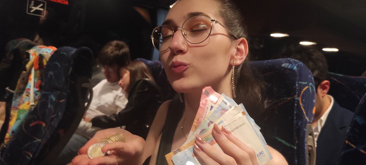 Te has encontrado con la Iria del dinero.
Da like y mañana tendrás 100€
@iriapg87