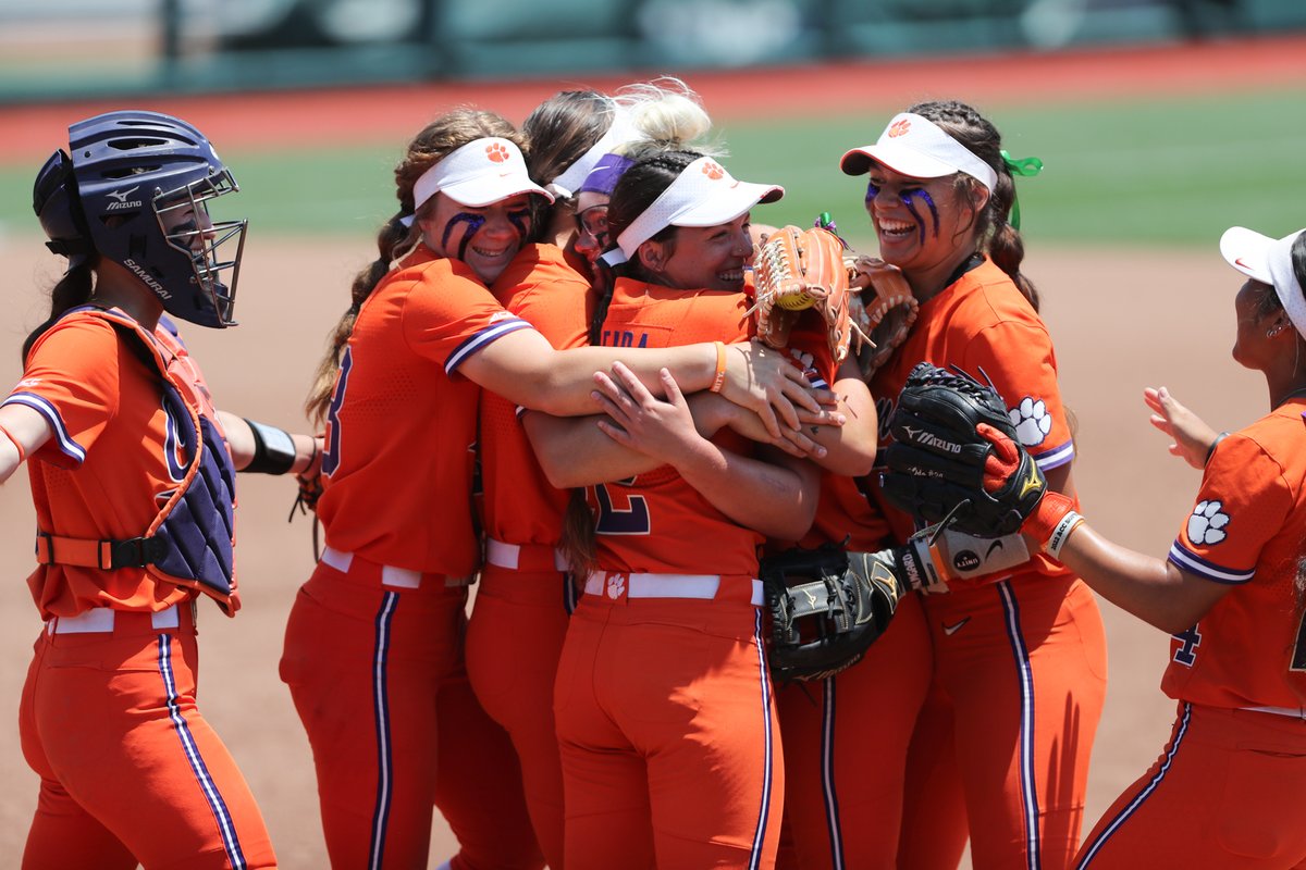 Record crowd and a no hitter for Millie Thompson highlighting <a href="/clemsonsoftball/">Clemson Softball 🥎</a> first time hosting an NCAA regional
