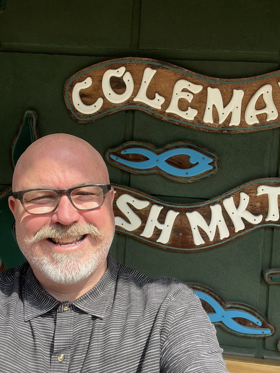 LargeBarstool's tweet image. On yet another rec from @nickturani I just had a lovely fried fish lunch washed down with a slice of butterscotch pie in Wheeling. 

I’ll be the first to admit I ignorantly scoffed at the idea of West Virginia cuisine, and I am now embarrassed of my scoffs.