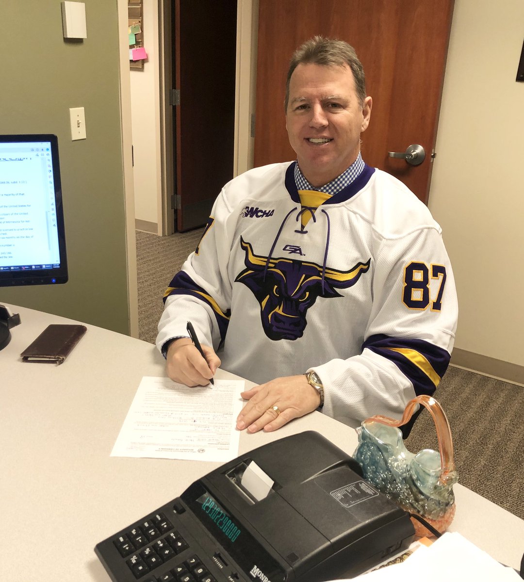 NickAFrentz's tweet photo. Filed my 2022 reelection paperwork at the elections office in the @NicolletCounty Govt center early this morning, and was glad to rep some purple and gold doing it! #mnleg https://t.co/Uvn9eLKjxu