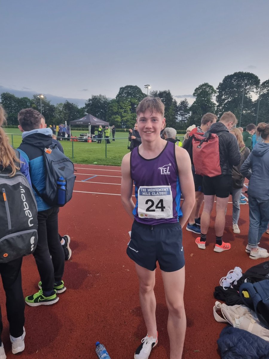 DarrenC55855125's tweet photo. Corey C has an incredible run in the Monumental Mile tonight. In running 4.05.7 he breaks the UK U17 mile record and also the World Record for a mile run by a 15year old. Incredible.

#chasethedream https://t.co/64bdQY3dlo