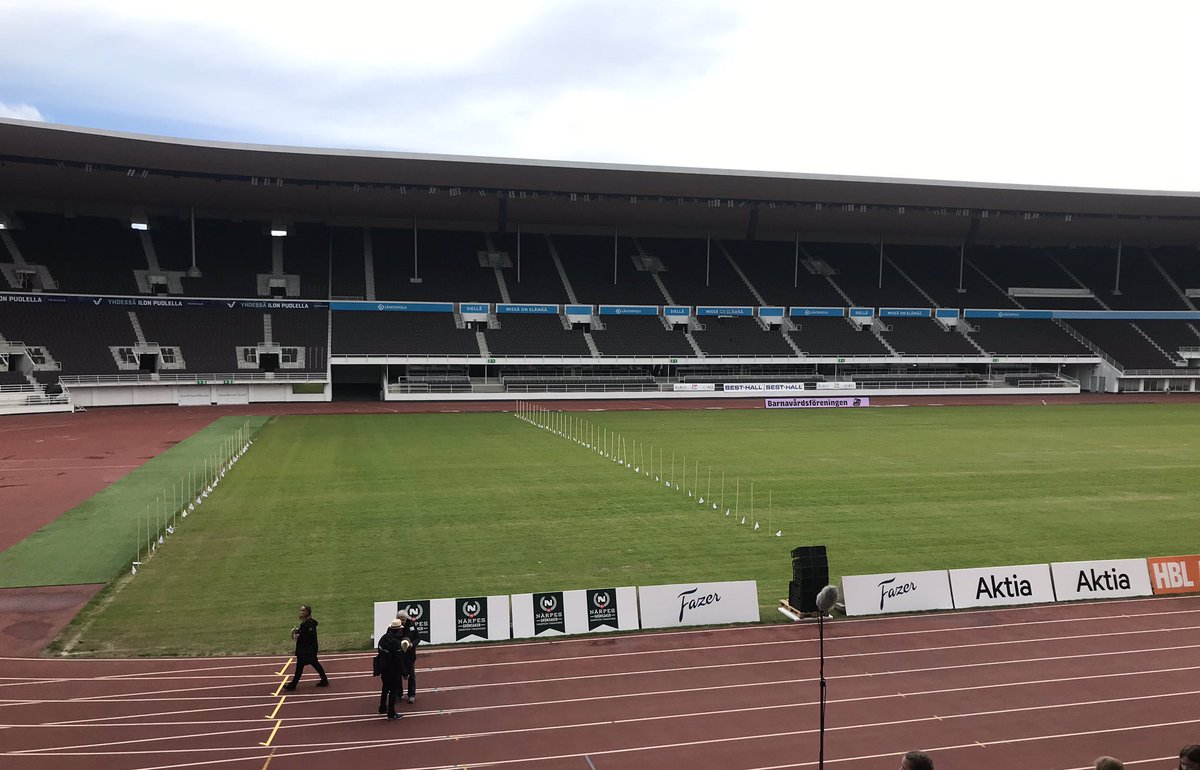 milla_levander's tweet photo. Nu är det tid för en ny karneval o vinsten har man i ett skal…. 🎶 Kanske det blev 10-12 ggr som jag själv sprang på stadion o nu har de väl blivit 25år tillsammans med egna elever 🏃🏻‍♀️🏃🏻 Fint att ha karnevalen tillbaka #Stafettkarnevalen2022 https://t.co/geaNtKV0W3