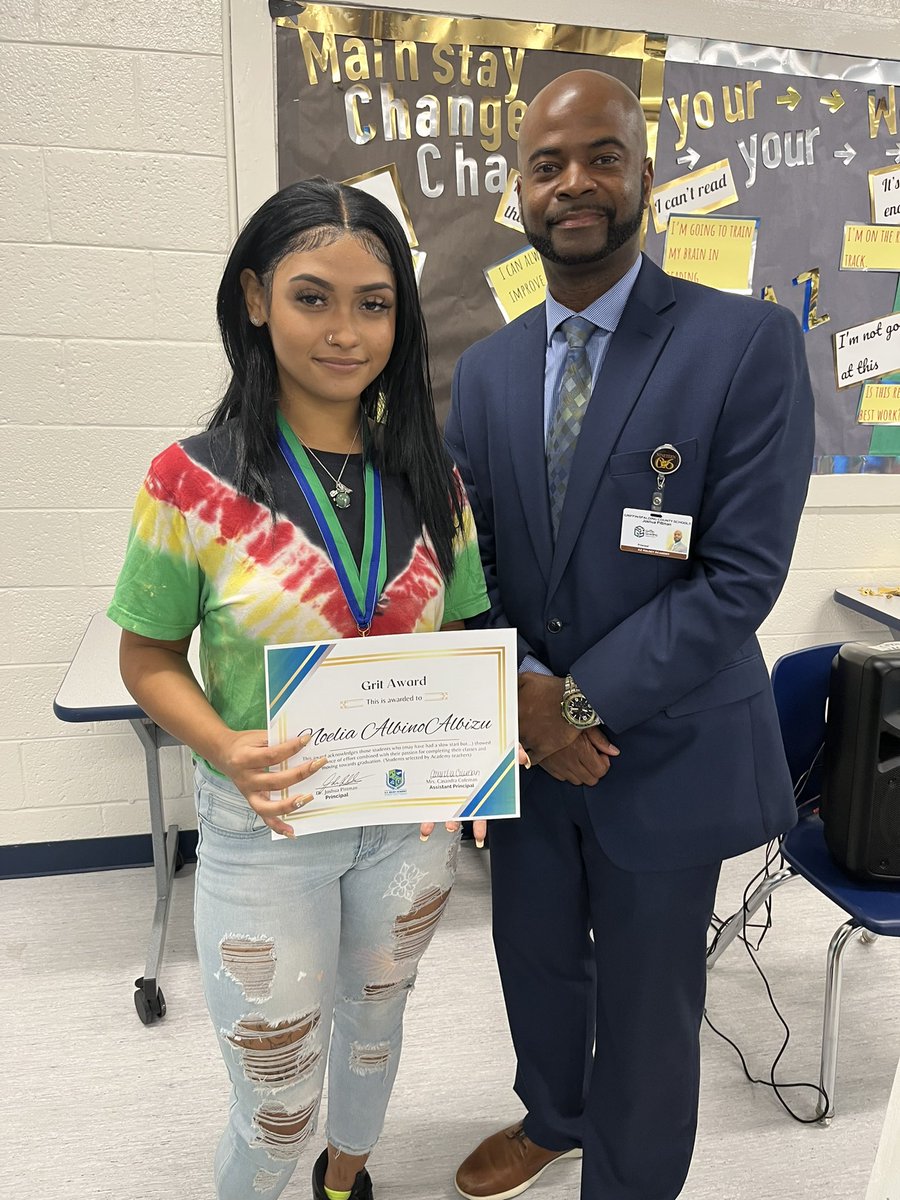 Docpittman1's tweet photo. Fantastic Academy Awards program today! Our students truly persevered this year despite the circumstances or challenges they endured. So proud to be principal at AZK! Thank you staff for your hard work with our scholars. #yourock @ccolemanleader1 @GriffinSpalding https://t.co/GavVLFmVty