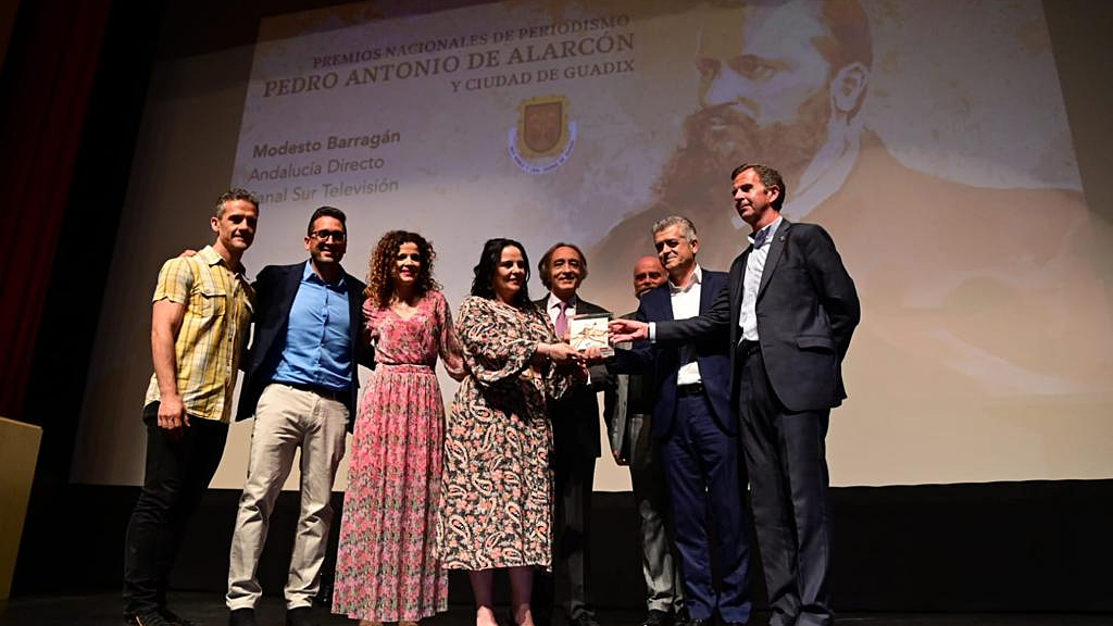 “Andalucía Directo”, Premio de Periodismo Ciudad de Guadix por el reportaje “La colecta de unos profesores salvan un negocio de Guadix”

🗣<a href="/adirecto/">Andalucía Directo ❎</a> | <a href="/Aytodeguadix/">Prensa Ayuntamiento Guadix</a>

🌐 csur.red/FIpm50JeycK