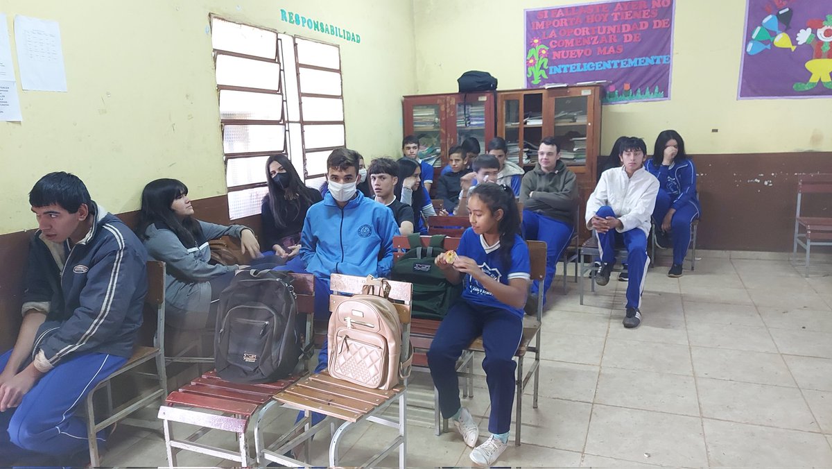 redescoolpy's tweet photo. Esta tarde compartimos una charla sobre #sexualidad y #noviazgo con los alumnos del 7mo 8vo y 9no grado del Colegio Espíritu Santo. https://t.co/G5zUmGOe68
