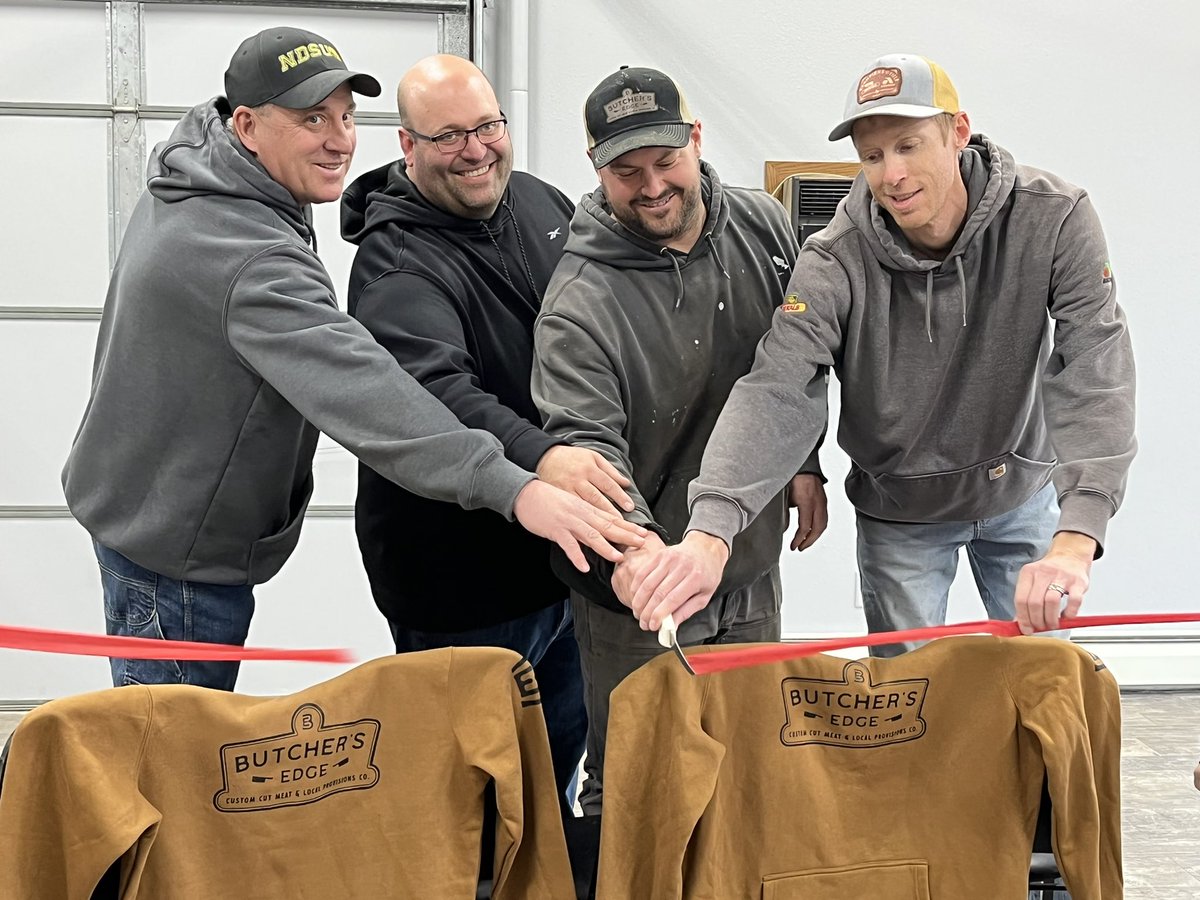 RD_NorthDakota's tweet photo. RD State Director, @ErinOban, joined @NDARECs, @DakValElectric, & other leaders in Edgeley, #NorthDakota, to tour & celebrate the soft opening of Butcher’s Edge, a locally-owned butcher shop supporting producers & customers w/ locally-raised meat. Congrats! 🎉#SupportRural https://t.co/E2EDNqqxJp