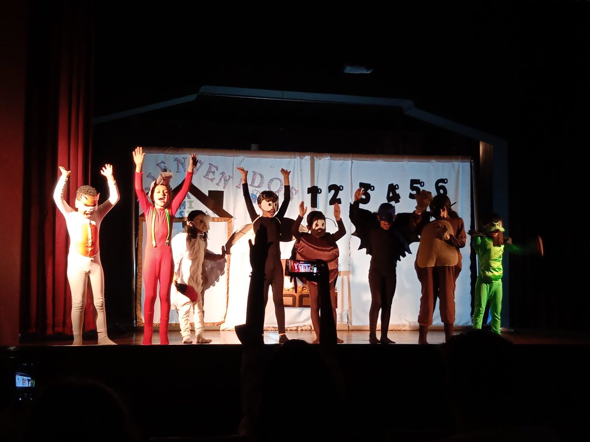 ConsejeriaEduc1's tweet photo. La tarde de hoy viernes han actuado🎭grupos del @VivesCe de Larache y del @iemjovellanos de Alhucemas en nuestro #23Festivalteatro 
#CentrosEspañolesMarruecos @AccEducativaExt @EmbEspanaRabat @MarocEducation @educaciongob https://t.co/ZdENGLXdiI