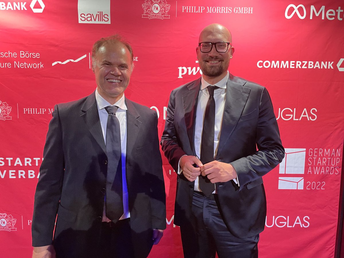 ⁦@_MichaelBiel_⁩ und ich arbeiten intensiv daran, dass die Berliner Fin&amp;Tech Szene die Pole Position in der EU weiter ausbauen! ⁦<a href="/berlin_finance/">Berlin Finance Initiative</a>⁩ meets ⁦<a href="/StartupVerband/">Startup-Verband 💡 🚀</a>⁩ bei den #GSA22