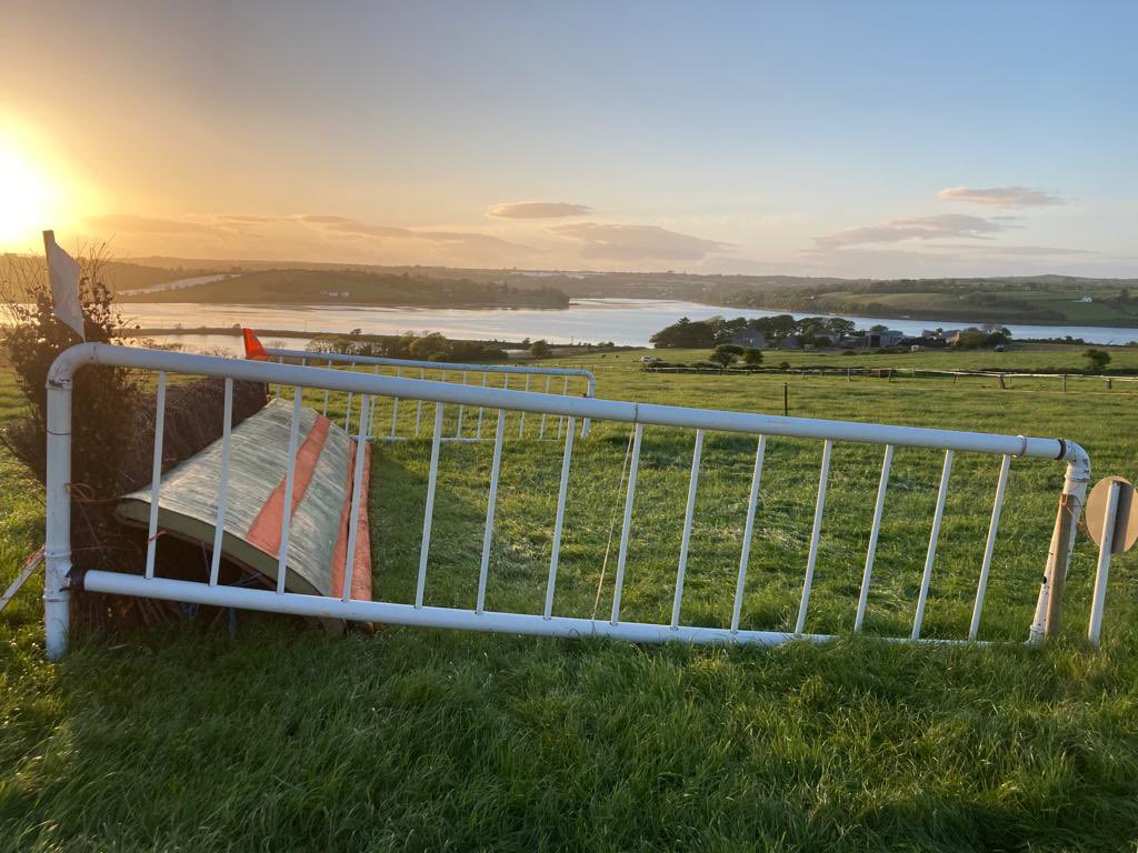 Ireland’s most picturesque @irishp2p venue. See you all @ Inchydoney Island on Sunday First Race @ 2pm #racingbythesea #familydayout