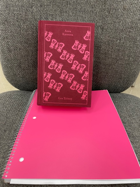 FznQuiz's tweet photo. Thank you to my Scholar Quiz team for their parting gifts - a new Anna Karenina and a new pink notebook full of messages from my turtles. https://t.co/fbfIvYr1Kq