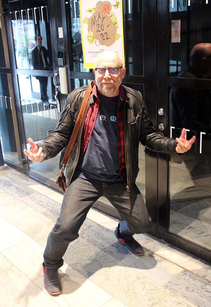 Caltex_98's tweet photo. Från invigningen av Stockholms Internationella Seriefestival. Så kul att träffa alla! / From the inauguration of Stockholm International Comics Festival. So fun to meet everyone! #comics #serier #JonasSvensson #HåkanFredriksson #JakobHallin #SIS2020 #SIS20 #Seriefestivalen https://t.co/GigNtr5ar5