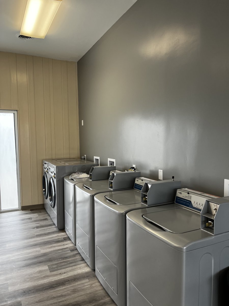 wh_laundry's tweet image. If you&apos;re thinking to yourself, &quot;self, I have a lot of laundry to do this weekend, and not a lot of time,&quot; hop on over to Wash House Coin-Op Laundry to get it all done at once!
#laundry #shortontime #chores #laundromat