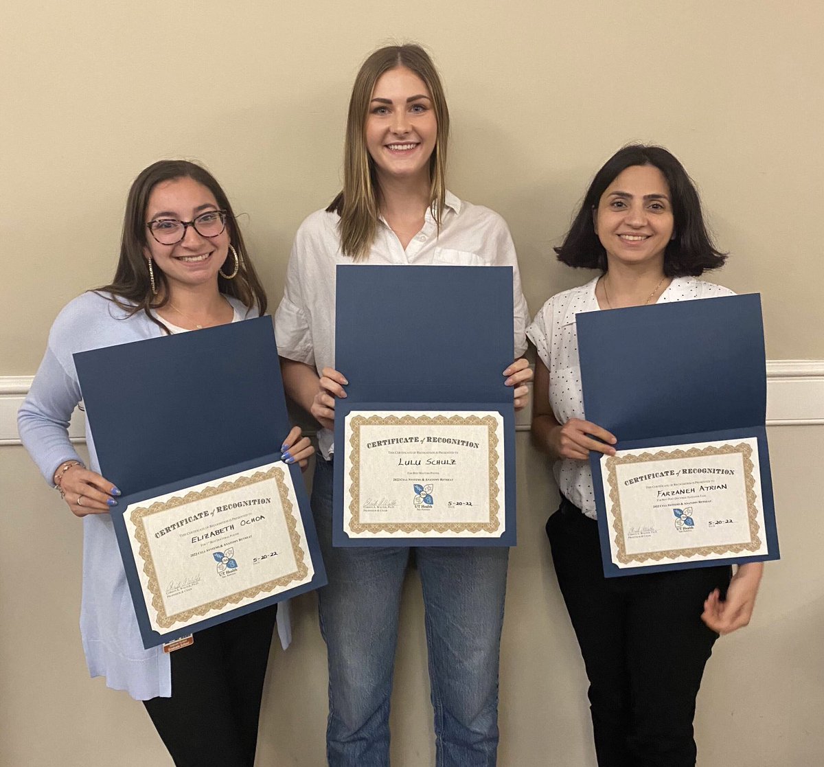 Bess Frost (@bess_frost) on Twitter photo Frost lab awards at our annual ā¦<a href="/UTHealthSA/">UT Health San Antonio</a>ā© CSA departmental retreat - best PhD poster by Elizabeth Ochoa, best Masters poster ā¦<a href="/LuluSchulz1/">Lulu Schulz</a>ā© and best postdoc elevator pitch by Dr. Farzaneh Atrian Afyani š¤©š³š Frost lab awards at our annual ā¦<a href="/UTHealthSA/">UT Health San Antonio</a>ā© CSA departmental retreat - best PhD poster by Elizabeth Ochoa, best Masters poster ā¦<a href="/LuluSchulz1/">Lulu Schulz</a>ā© and best postdoc elevator pitch by Dr. Farzaneh Atrian Afyani š¤©š³š