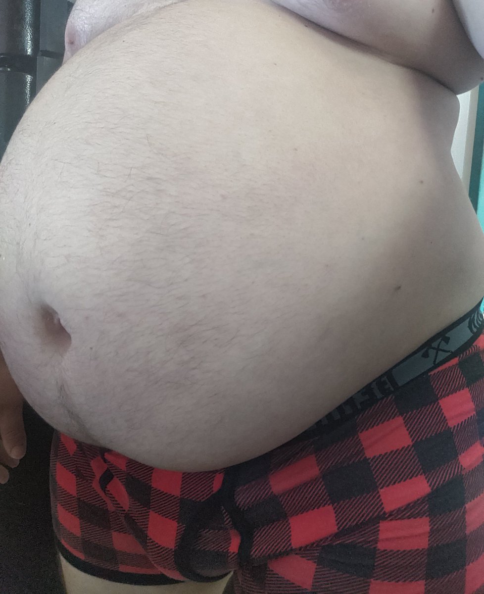 Gotta start Friday off well! It's too humid to want to stay dressed! And the huge windows makes it hard to be fully naked 😅 oh well 

Wish I didn't have to work today