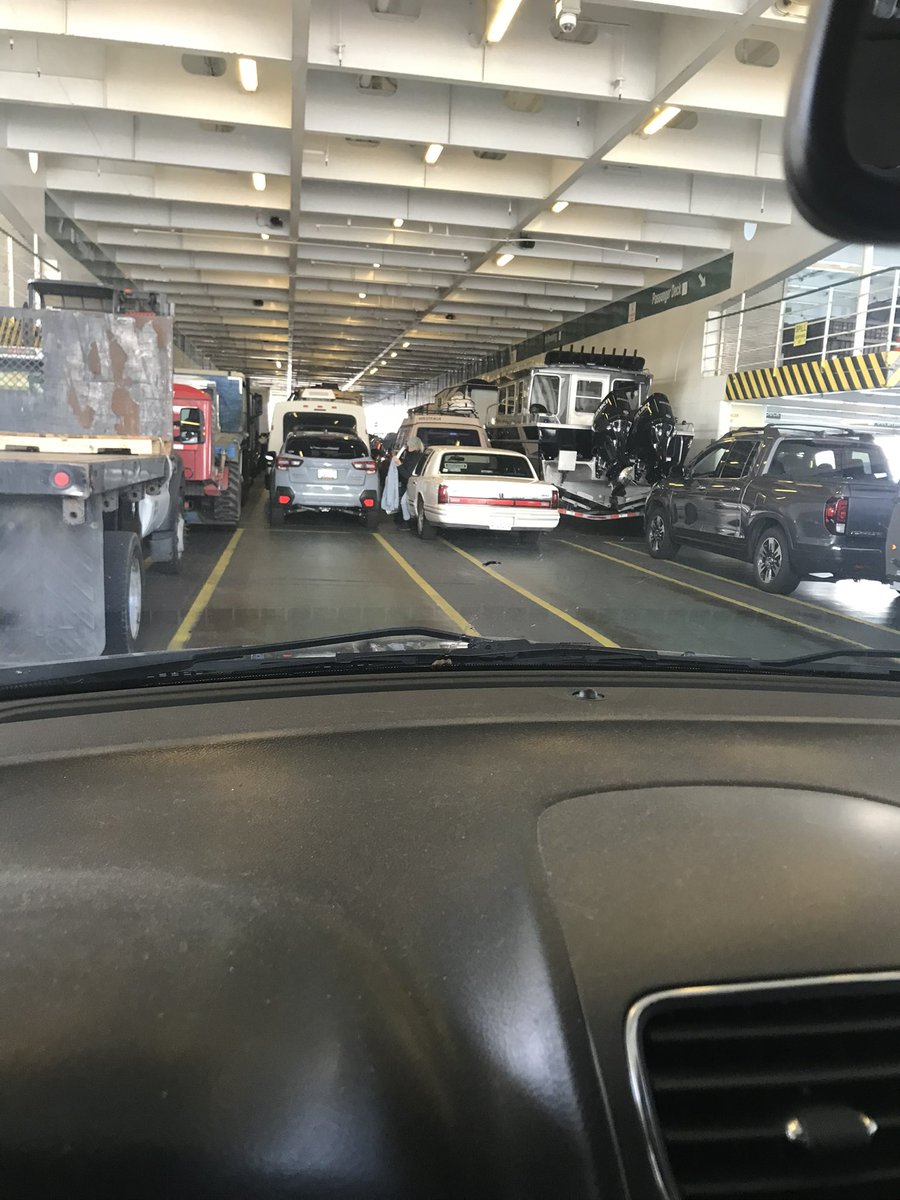 zeppelinmama35's tweet photo. @wsferries Edmonds Kingston run is super late and then you have loading like this. How does this make sense?! 🤦🏼‍♀️ https://t.co/TfWqziqf0u