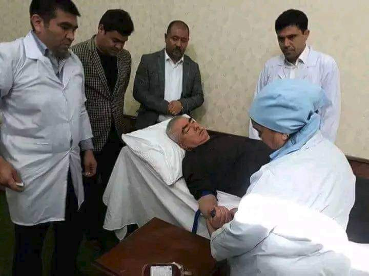 raging545_2's tweet photo. IMAGE of #Dostum giving blood in #Turkey. There are suggestions that he is doing so as he intends to get back into a fight (with the #Taliban) & might need it back. #Afghanistan #Kabul #Panjshir #Ressistance #Andarab #Baghlan #Kapisa https://t.co/LLiqCo3BlC