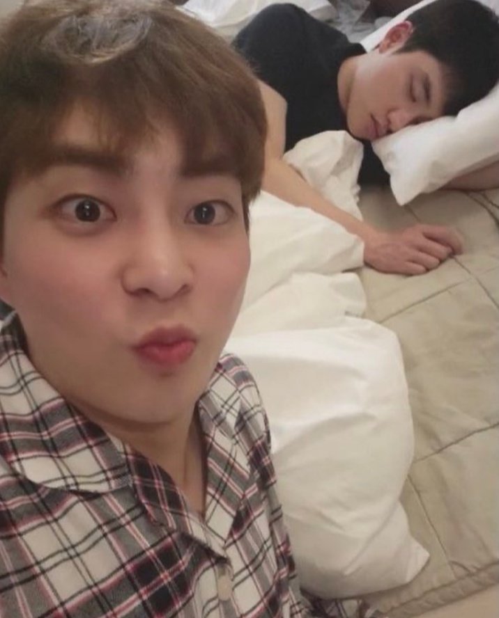 EgsoLoey's tweet photo. Hyungg with dongsaengg ❤️❤️
@weareoneEXO @B_hundred_Hyun #EXOLadderSeason3 #EXOsLadder3 #EXOL #EXOで妄想 #XIUMIN #KYUNGSOO https://t.co/KZJdj5LmkD