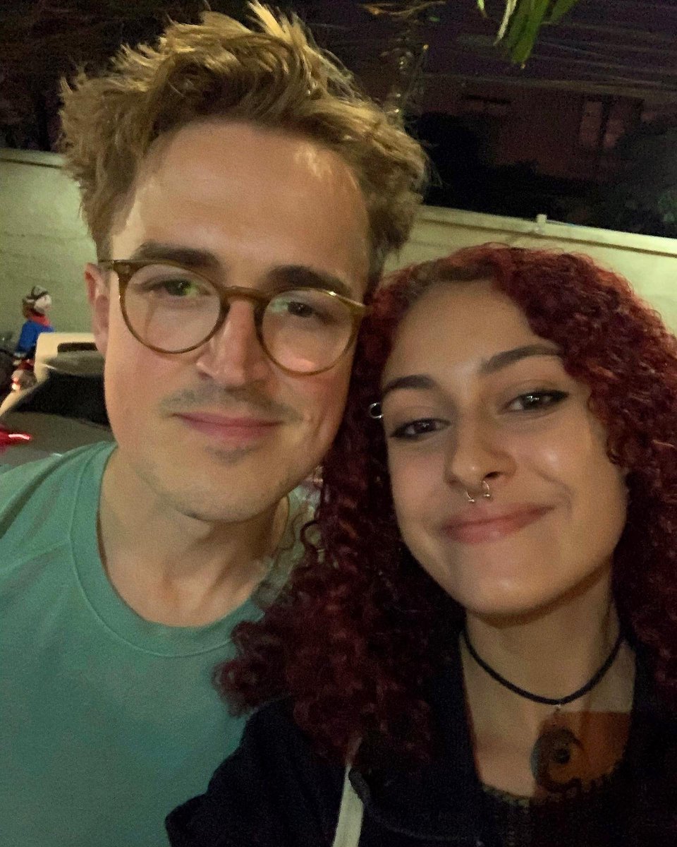 tommoroller's tweet photo. i am so happy!!!!! i’ve been dreaming about meeting you guys ever since i was 11 
EU TE AMO!!!!!  @TomFletcher @DougiePoynter @mcflyharry @mcflymusic https://t.co/ndRt6uLytB