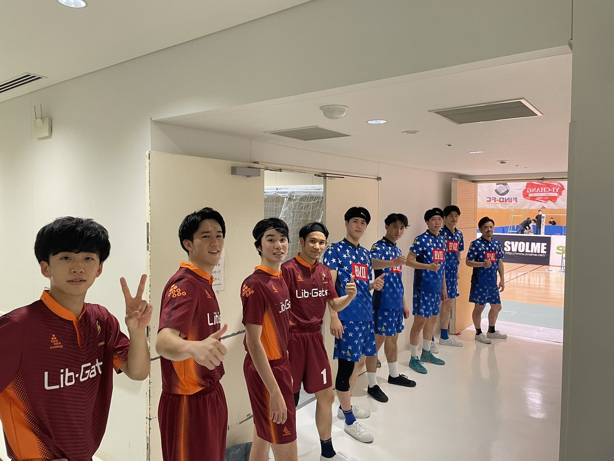 ES_LEAGUE_Japan's tweet photo. まもなく第1試合開始です！！
試合開始は12:00〜！

🌠B.V.D. METEOR🌠
vs
🦊Lib-Gate Foxes🦊

https://t.co/DoyJ8N80JD https://t.co/EkDe2bMx1U