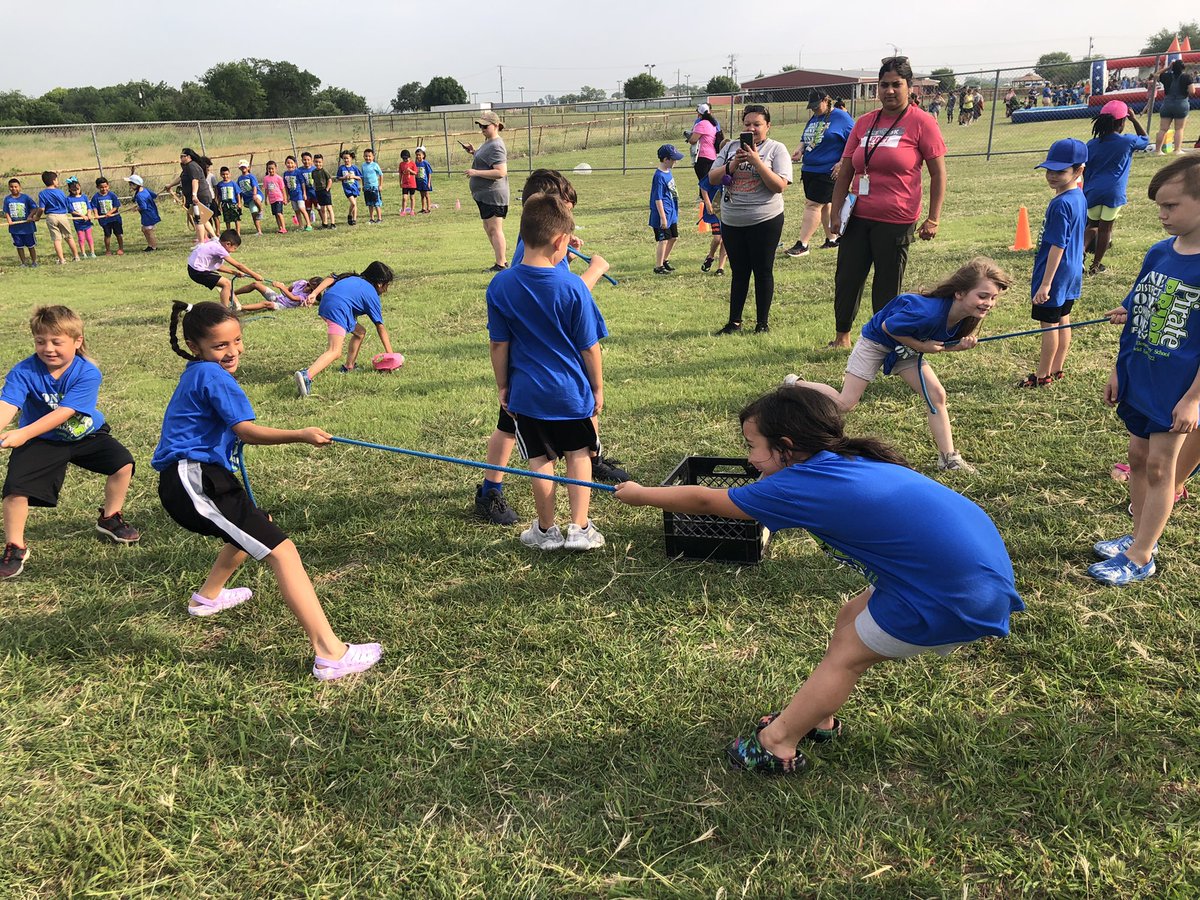 Ms. Everett's Class tweet media