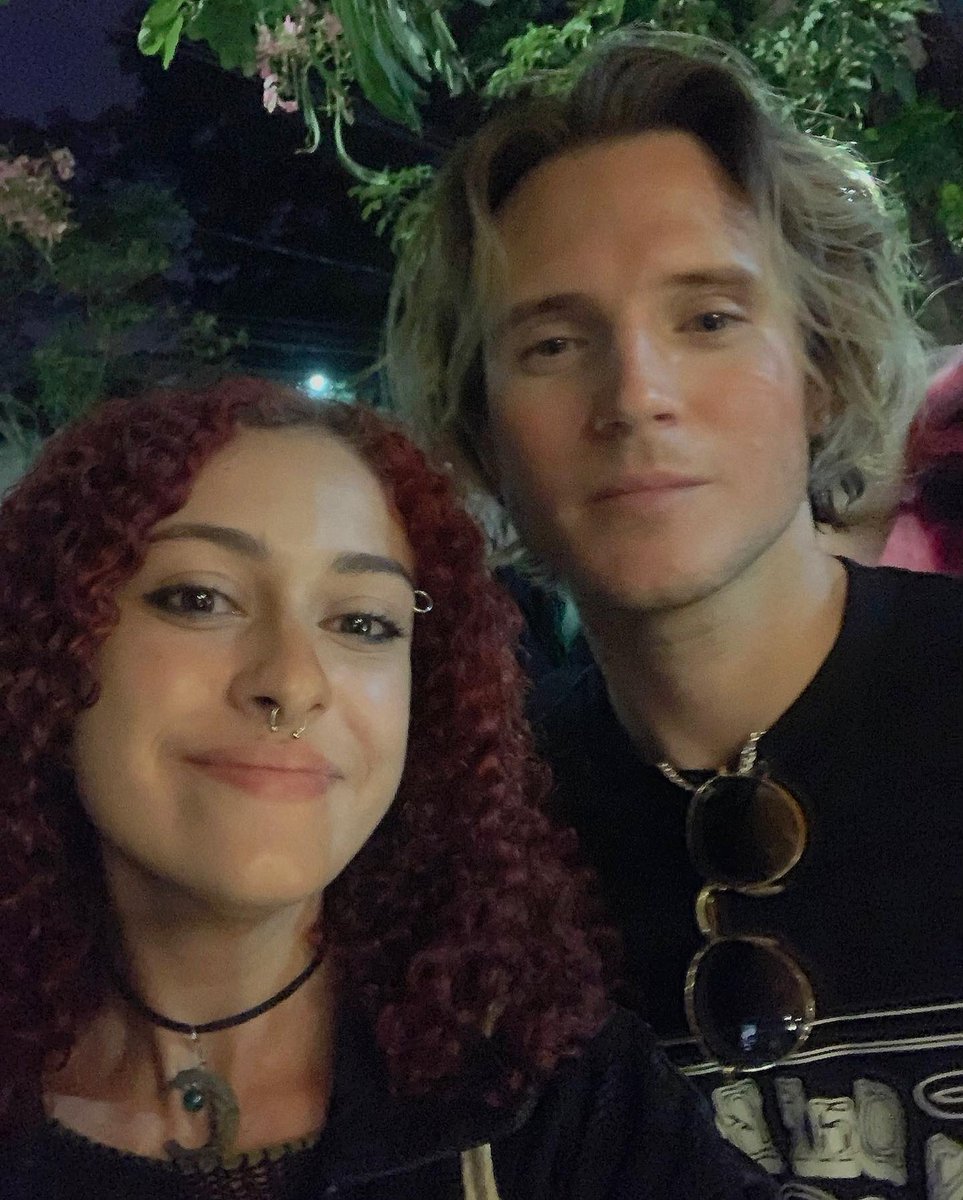 tommoroller's tweet photo. i am so happy!!!!! i’ve been dreaming about meeting you guys ever since i was 11 
EU TE AMO!!!!!  @TomFletcher @DougiePoynter @mcflyharry @mcflymusic 🥰🥰 https://t.co/bJpSxNZaux