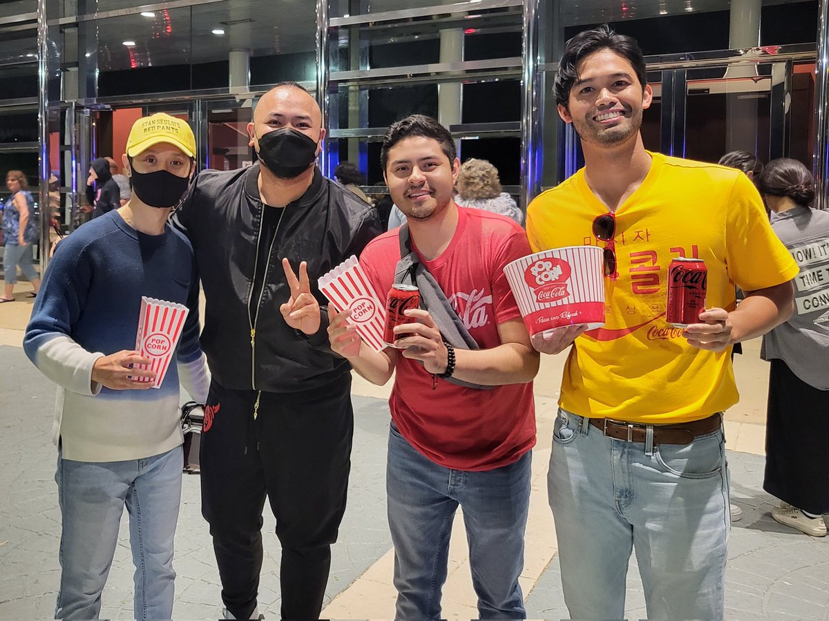 helloxgian's tweet photo. Shout out to @KPOPJunkee @internetsnathan and #RiceSquad's Paul Bacera! My favorite YouTubers spreading knowledge and positivity in the kpop community. ๐ซฐ #popcornandzerocoke #KCONPremiere2022 https://t.co/X3higSjn8G