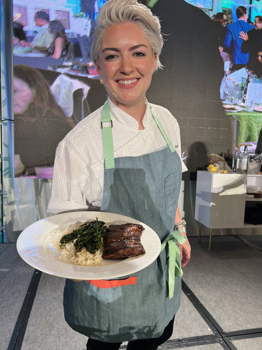 VeritageMiami's tweet photo. Finishing up w/ course #3! A Korean BBQ style steak w/ kimchee lime broccoli & white rice paired w/ Valentin Bianchi Malbec with chef #EileenAndrade, owner of @FinkaTableTap, @amelias1931 & @BarbakoabyFinka
#EatDrinkUnite #VeritageMiami #InteractiveDinner https://t.co/nAiwnsuoo3