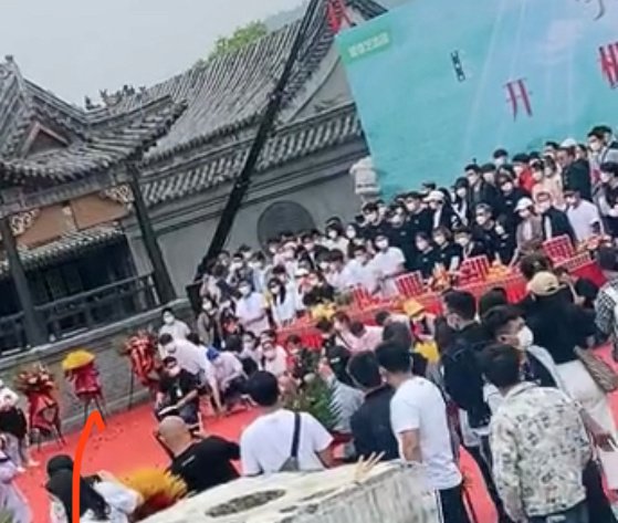 ChuQiao18's tweet photo. 210522 #NingAnRuMeng Booting Ceremony 😍🙏 🎉🎉🎉
I wish Bai Lu, all actors, all staffs, and NARM a smooth and good filming. Best Luck to #Kunning's drama adaptation 🙏🙏🙏
#BaiLu #ZhangLinghe #WangXingyue #ZhouJunwei #LiuXuening
#白鹿 #백록 #ไป๋ลู่ #宁安如梦 #坤宁 https://t.co/BDxRFK6kD3