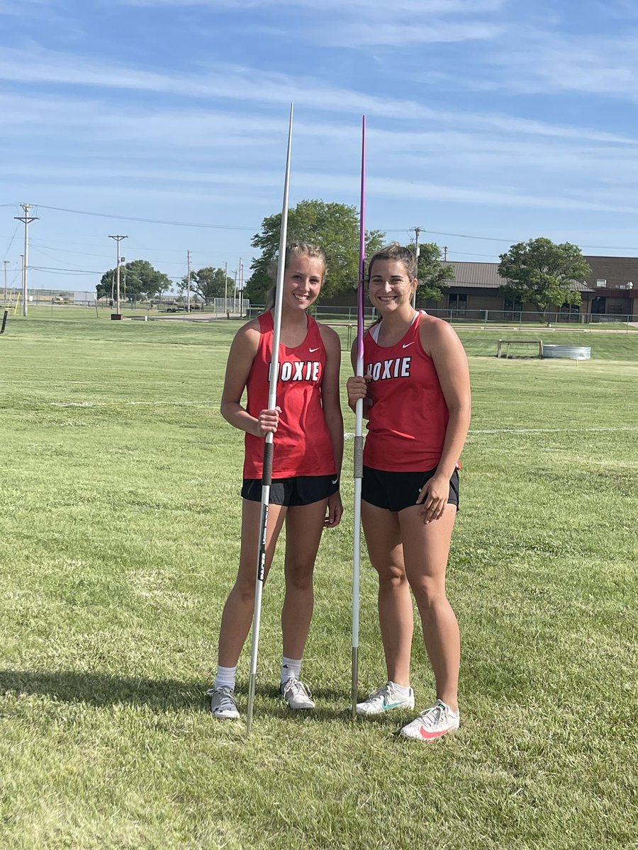 Hoxie is taking 4 javelin throwers to 2A state…2 girls &amp; 2 boys! Thanks Coach Freiss for coaching them &amp; always believing in them!