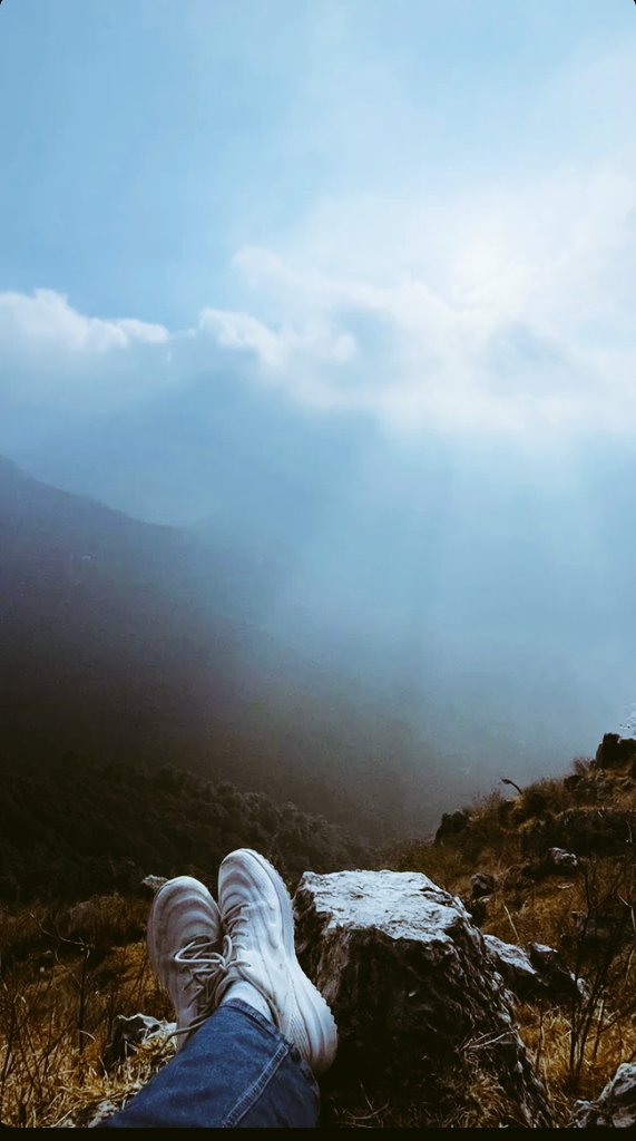 iyoushiii's tweet photo. For a minute there, I lost myself..

#goodmorning #mountains #peace https://t.co/Wzso6syKfs