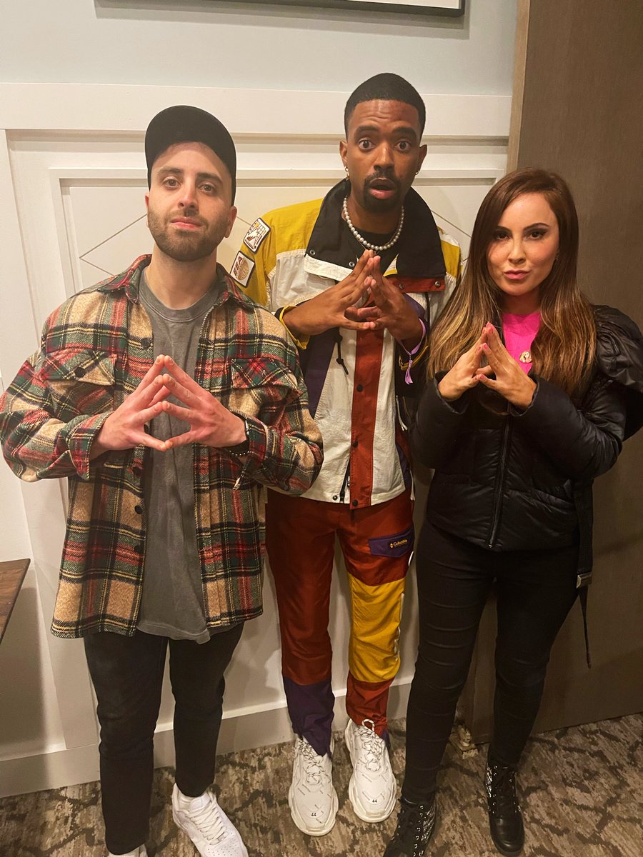 Just bridging the gap between web2 &amp; web3 gaming w/<a href="/kmoney/"></a> &amp; <a href="/NicoleBehnam/">Nicole Behnam</a>. 😝💙