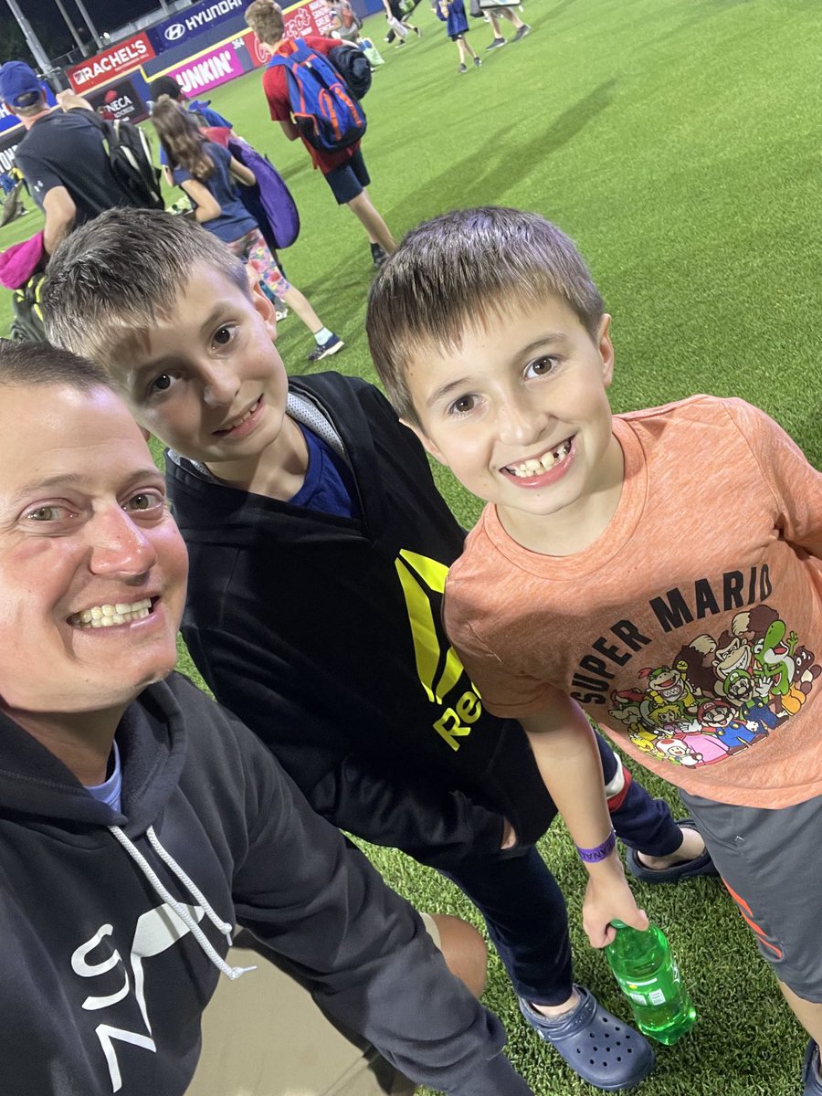 TheCrestKeeper's tweet photo. This is beyond cool! Thanks to the @BuffaloBisons and @kelren31 for allowing us to invade the field #Beautiful #RealGrassIsBetter #CrocCrew https://t.co/KQmqY2wLAD