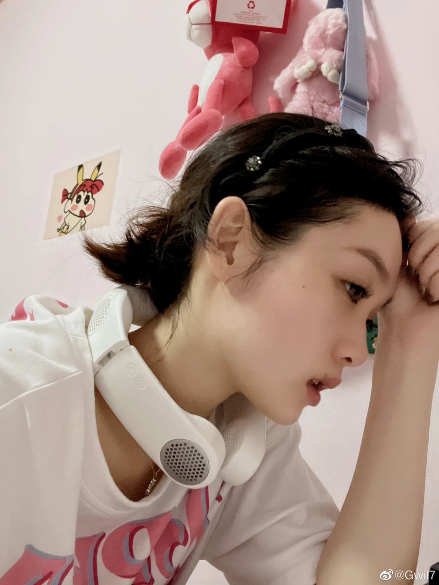 Jimples4's tweet photo. emmm这衣服脱掉好丑呀😭 #反差婊 #反差 #母狗 #意淫 #性幻想 #剧情 #后入 #口交 #去衣 #脱衣 #扒衣 #肉棒 #后入 #淫荡母狗 #女大学生 https://t.co/p0GAwLIrvJ