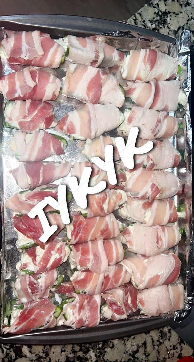 FLbeachbabe69's tweet photo. Anyone else cook like this after a hot sex session? Jalapeño bacon wrapped poppers for the win! #onlyfans #girlsthatcancook #feedme #freakyfriday #subscribe #foodporn #eatme #jalapenopoppers #comeover #carlycannons #facetime #homemade #letmecookforyou #iykyk https://t.co/yre48JvBce