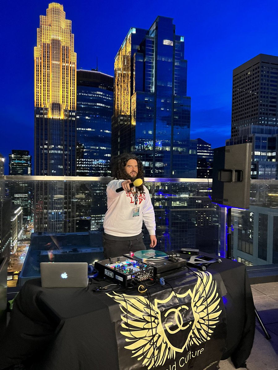 TheRisingNFT's tweet photo. Party is Rising! https://t.co/SfNyaeMoc6