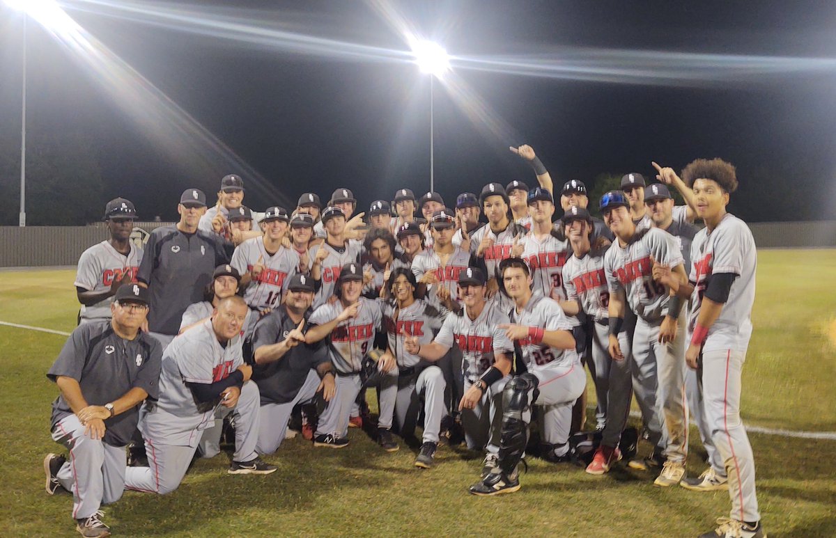 Redhawks_9AAAA's tweet photo. Punched the ticket! 8-5 over a great  Bradley team. @_calebpeterson9 shoved 5+ip, 2 h, 2er, 8k, W. @SaiyaMatthew save, 2ip,0h. @BrettVondohlen 2-4,2b, 3rbi. @cooper_newsom 3-4, RBI, 2runs.@GageHoover7 2-4, 2b. @SaiyaMatthew 2-4, 2rbi, run. 28-7! Back to the show! Let's ride https://t.co/gaR8tOJezX