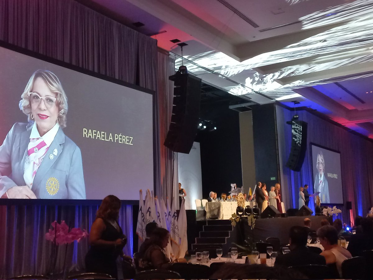 CRSDHI's tweet photo. Reconocimiento a La Dra. Rafaela Pérez a quién se le dedicó la Conferencia y palabras del representante del Presidente de Rotary Shekhar Mehta, el PG Vicente Albezu. #Rotary #Distrito4060 https://t.co/0rIG4oKkp5