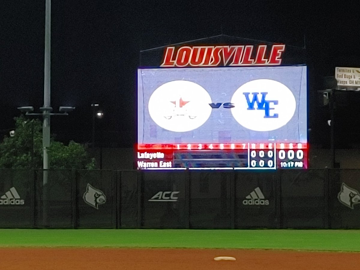 coachmckinney73's tweet photo. Lady Raiders with a 3 - 2 victory over # 8th ranked Lexington Lafayette at U of L
tonight.
Triples by Madison Hymer &amp; Jordan Brooks. Hits also by Lydia Jones &amp; Haylie Brasel.
Markham the win &amp; 10 K's ! https://t.co/HvKzwNWL3d