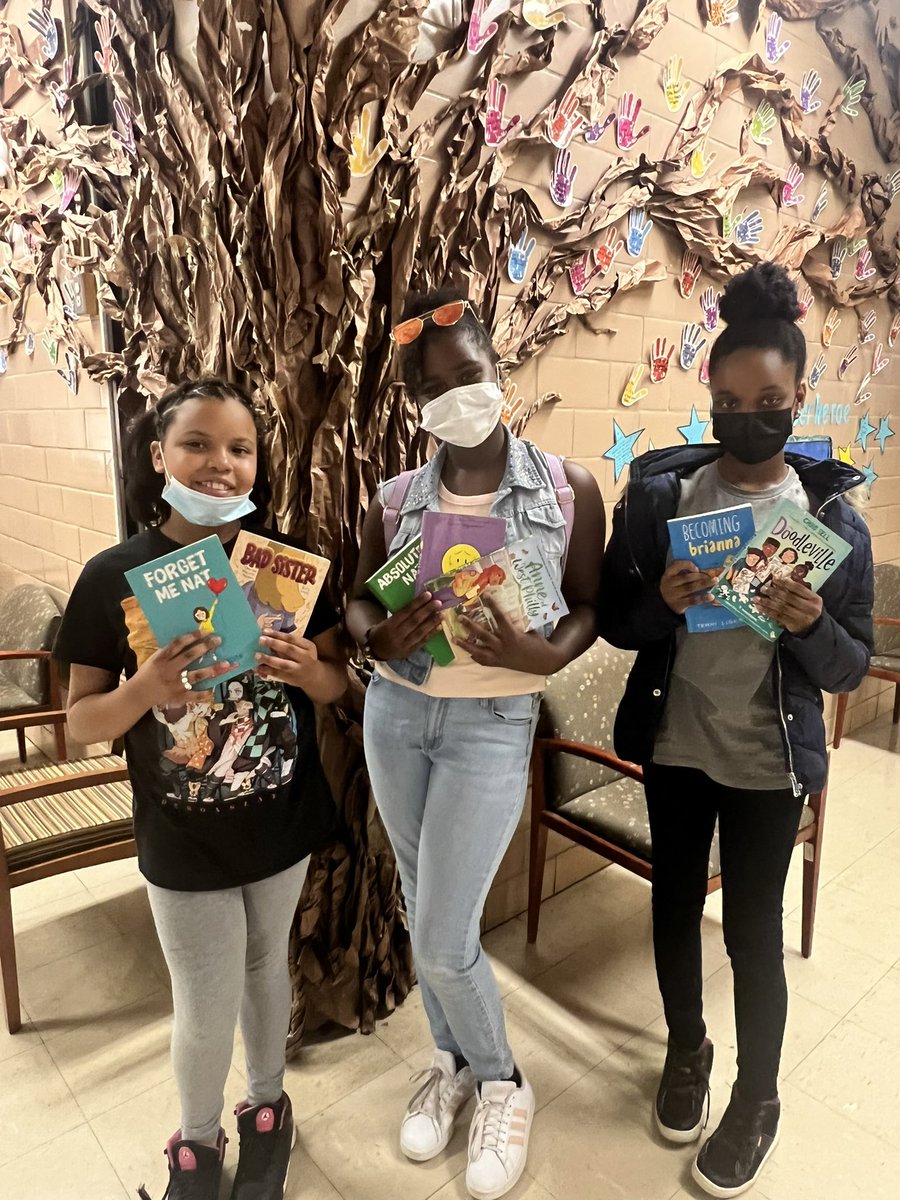CHES_TAG's tweet photo. Sometimes I ask myself… why are you buying all these children and youth literature books?!?…and then there is a knock on my office door— this is my why! 🤗♥️🤗
#Reader4life #chesWaltonTAG https://t.co/73jeib1RyQ