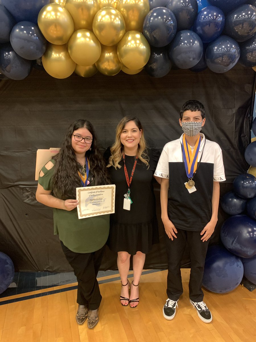dz_kickstart's tweet photo. Celebrating our 8th graders! So many great memories with each and every one of you! Thank you for your dedication 👏🏻👏🏻 @KICKSTART_KIDS https://t.co/A32m5SliO2