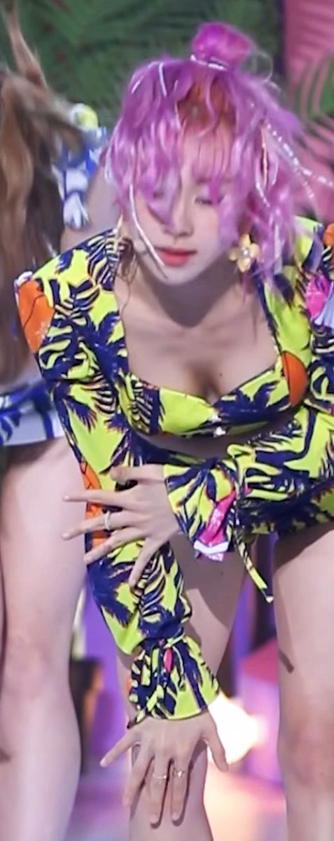 twicefancan's tweet photo. #HなTWICE https://t.co/VeLcuHIIUT