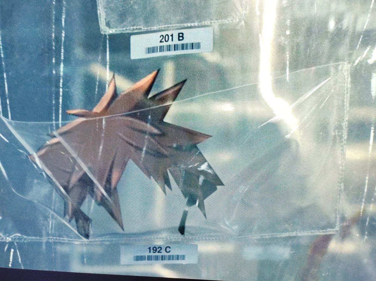 blackderoux's tweet photo. Sora easter egg!!!!! #kingdomhearts #ChipandDaleRescueRangers @KINGDOMHEARTS @DisneyStudios @disneyplusla @ https://t.co/BJrEE7jokS