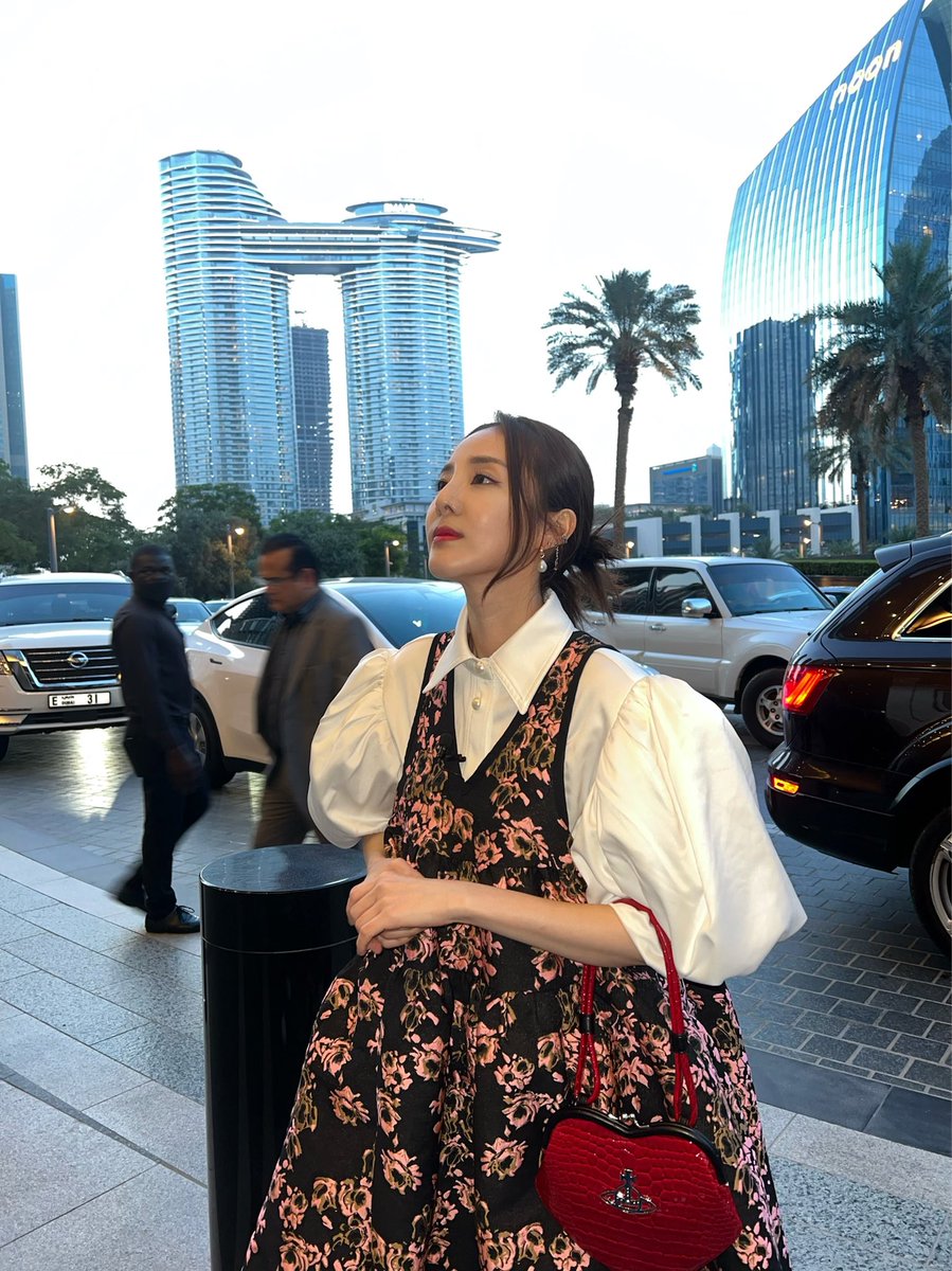krungy21's tweet photo. 아이 러브 마이 두바이 봤어요?! 😆 정말 두바이에선 슈퍼카만 타고 다닐까? 🤔 명품시계만 차구 다닐까? 🧐 얼마나 화려할까?! 💎 우리가 궁금했던거 다 체험해보구 왔어용~!!! 😎👍🏻 #다라티비 in #두바이 watch #IlovemyDubai in #DaraTV https://t.co/45YMYn45ks