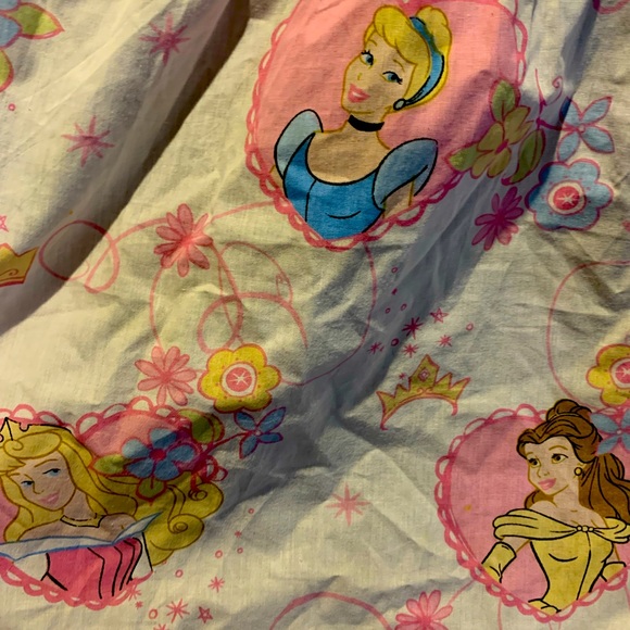 grif51324591's tweet photo. So good I had to share! Check out all the items I'm loving on @Poshmarkapp #poshmark #fashion #style #shopmycloset #multiplebrands #disney: https://t.co/VSbBUHECjB https://t.co/Fs1iepQGfk